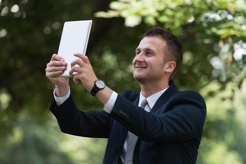 let me take a selfie